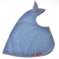 Pláštěnka Blue Drops od Hobby Horse LarDen s jemným bublinkovým vzorem a špičatou kapucí jako žraločí ploutev — roztomilá inspirace pro doplněk pro Hobby Horse do každého počasí.