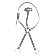 Martingale tmavě šedá od Hobby Horse LarDen z koženky s kovovou přezkou, nastavitelnými řemínky a dvěma kovovými kroužky na koncích, zobrazená naplocho na bílém pozadí.